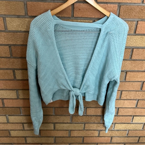 Hollister Baby Blue Knit Long Sleevee Sweater Tied Open Back Size Small - Picture 3 of 7